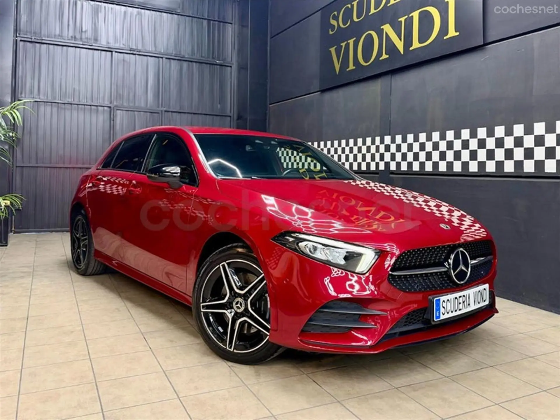 Mercedes-Benz Clase A 250 e 2022 en la exposición de Scuderia Viondi